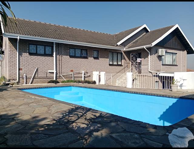 4 BEDROOM FREEHOLD FOR SALE IN MOUNTAIN RISE